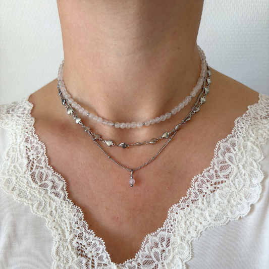 rozenkwarts kraaltje ketting