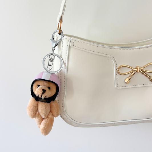 bag charm beer met helm roze