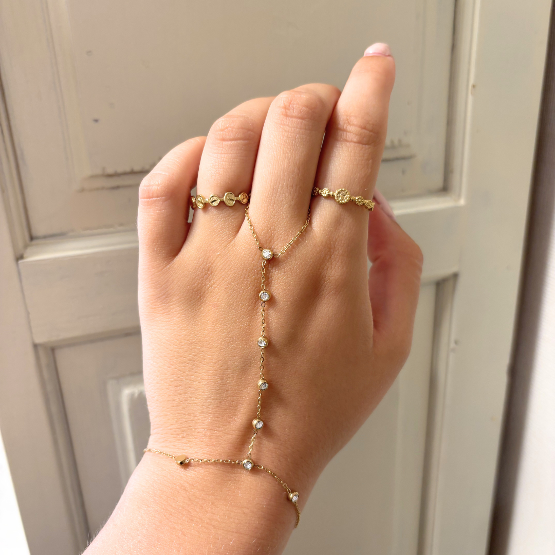 hand chain met subtiele steentjes
