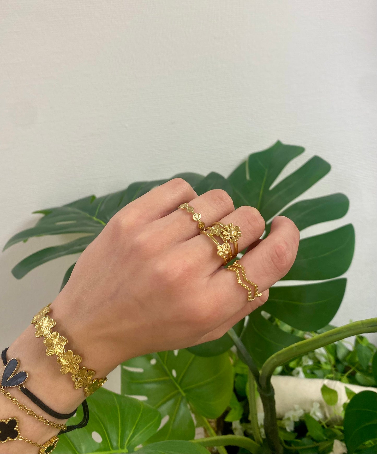 two lines dots ring