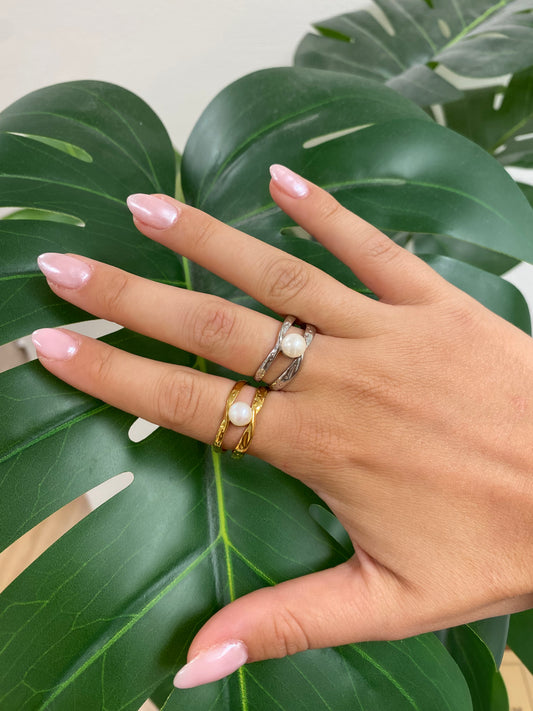 parel twist ring