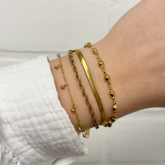 armband met kleine balletjes