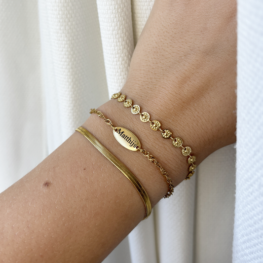 gepersonaliseerde armband met naam ovaal big twist