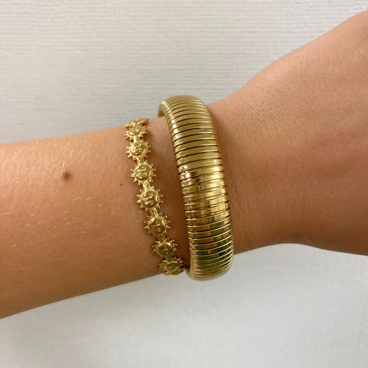 oval bangle statement