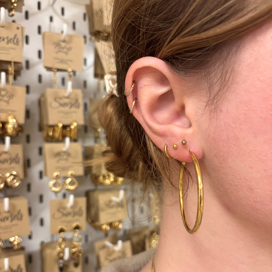 essential hoops 50 mm aanfoto stainless steal oorbelllen