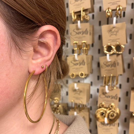 essential hoops 70 mm aanfoto stainless steal oorbellen