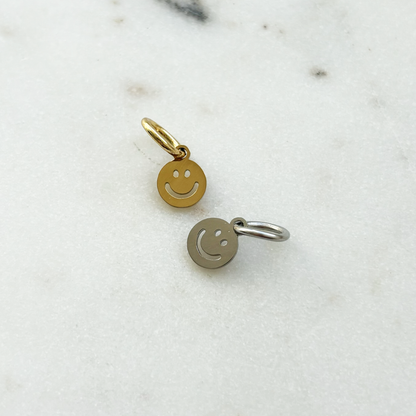 small smiley loose charm