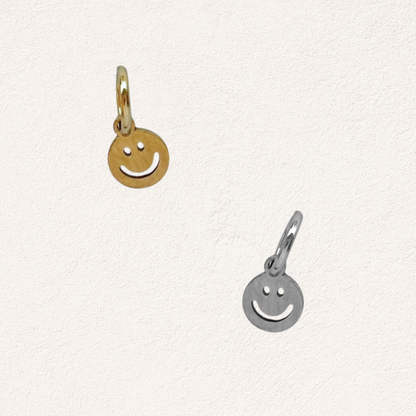 small smiley loose charm