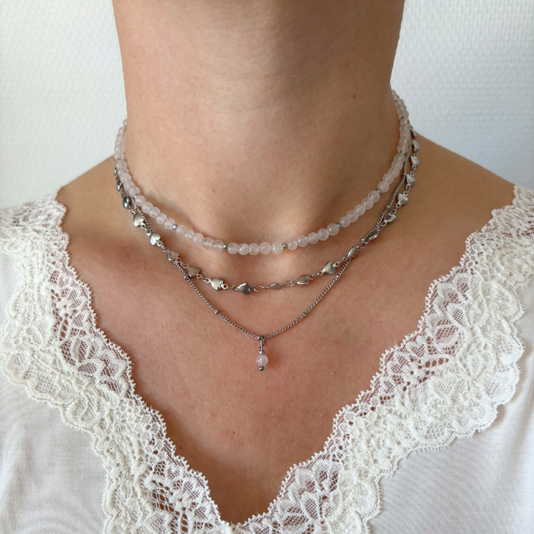 rozenkwarts kraaltje ketting