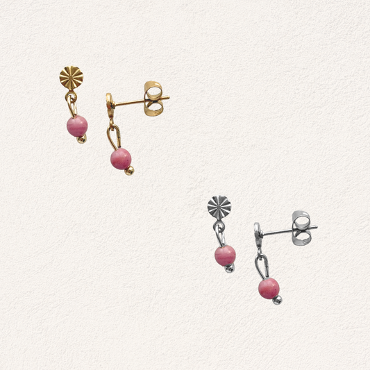 stud oorbellen met rhodoniet