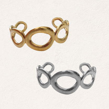 twist oval bangle