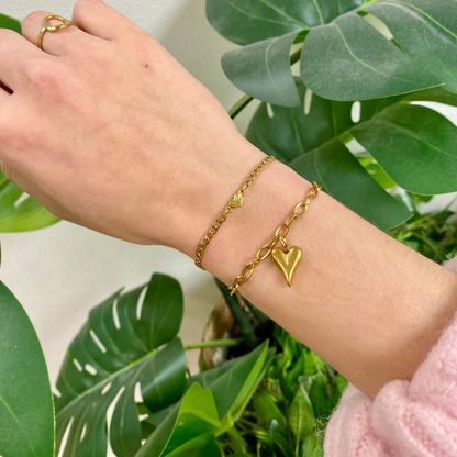 bracelet with heart charm