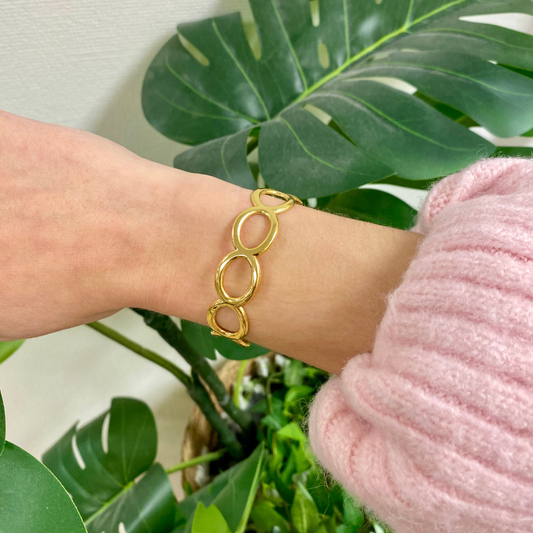 ovale bangle statement