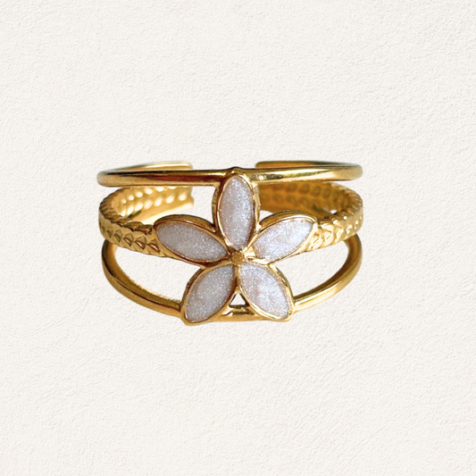 white flower ring