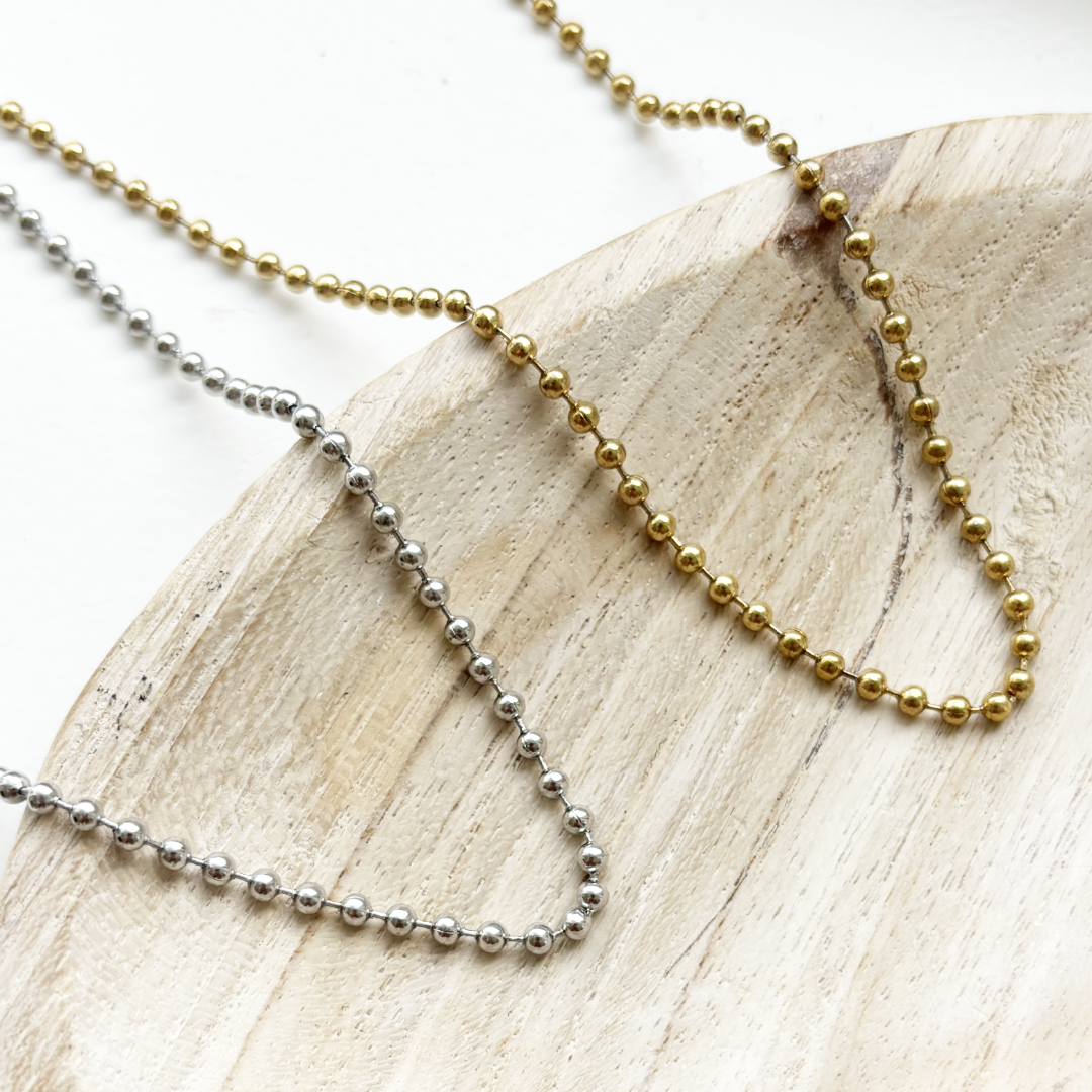 kleine balletjes ketting