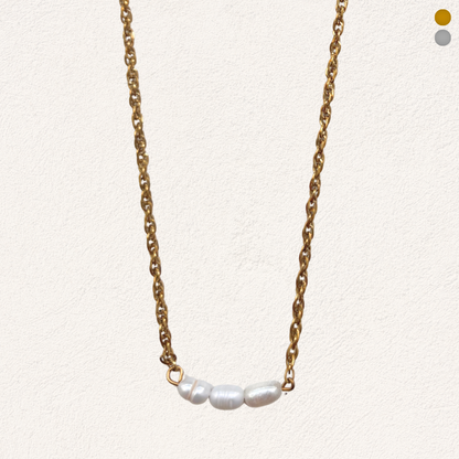 drie zoetwaterparels ketting
