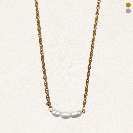 drie zoetwaterparels ketting