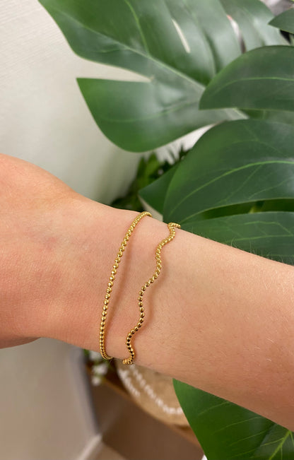 subtle zigzag bangle
