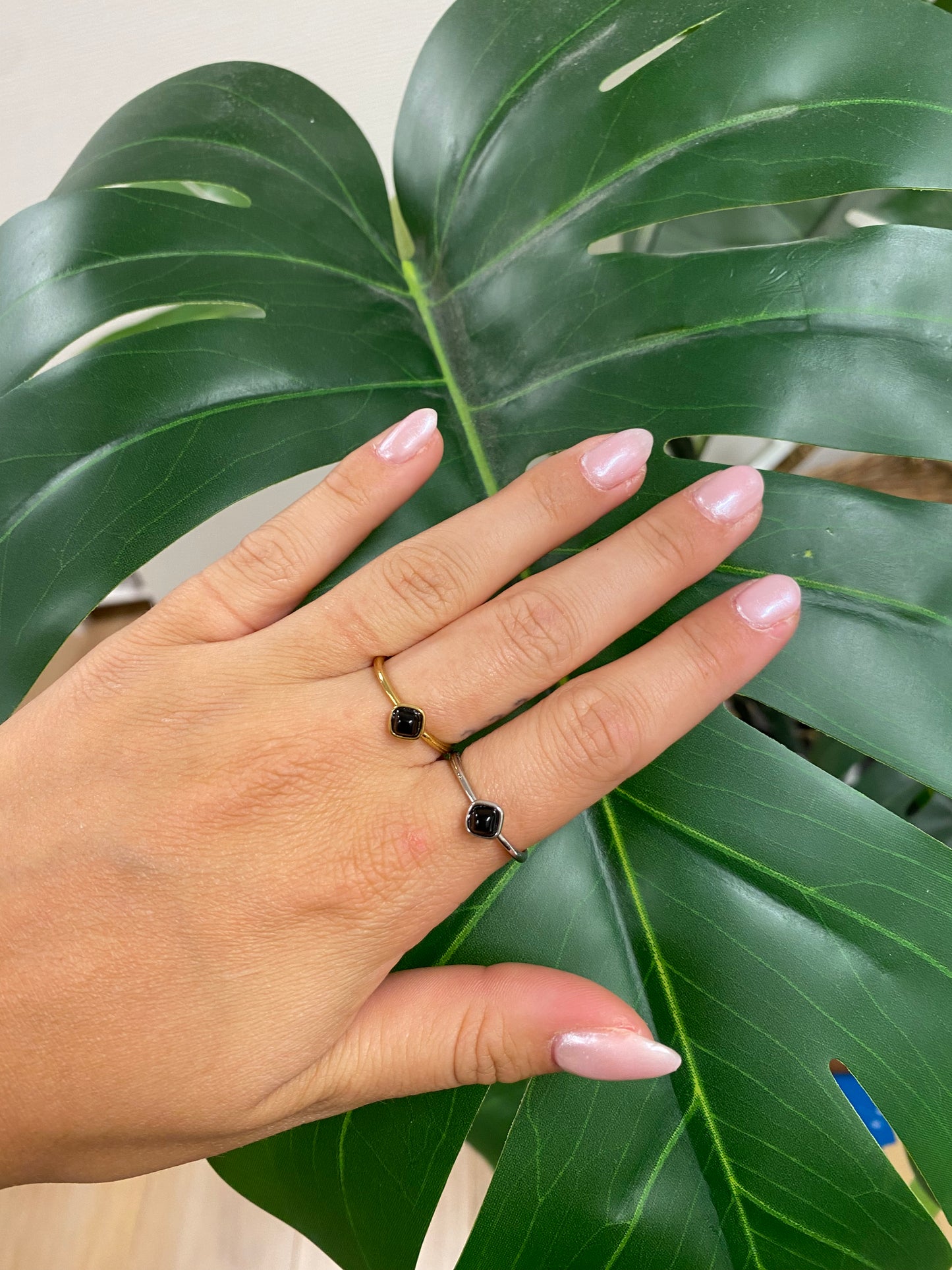noir square ring