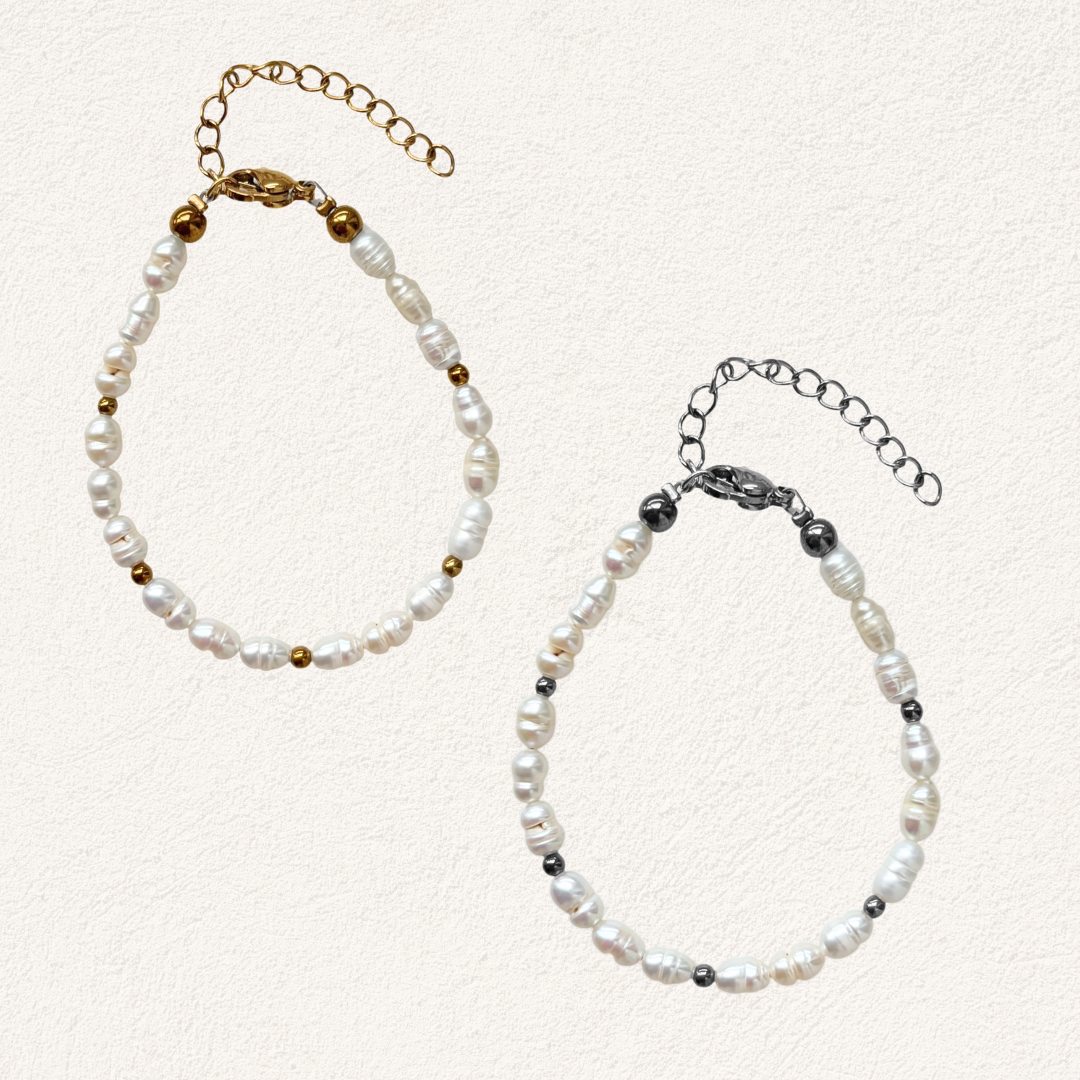 Product foto van zoetwaterparel kralenarmband met goud of zilver details