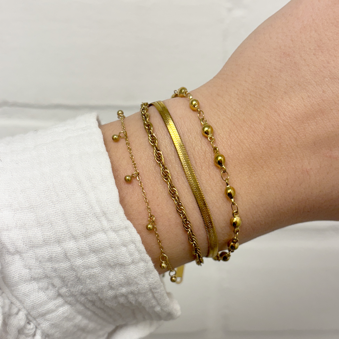 armband met kleine balletjes