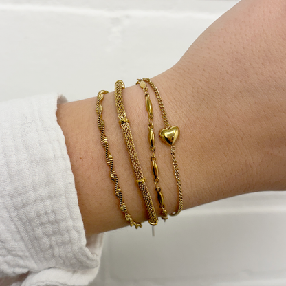 chunky heart bracelet
