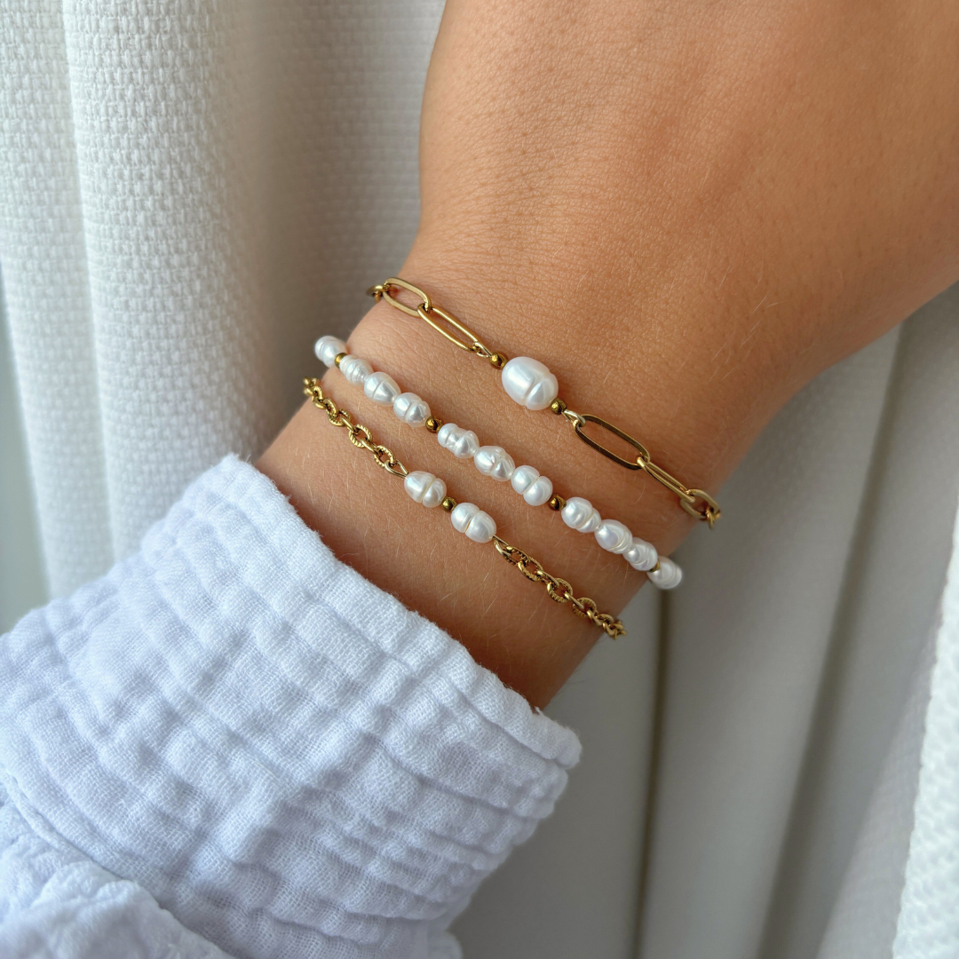 aanfoto zoetwaterparel armbandjes met gouden details