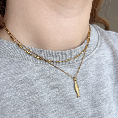 necklace with oval shapes