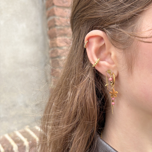 oorbellen met rhodoniet en bloem bedel