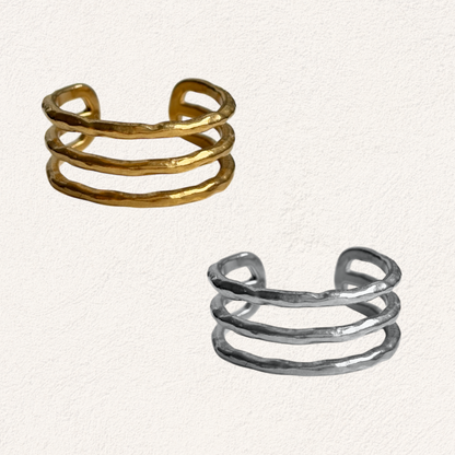 ring with three lines