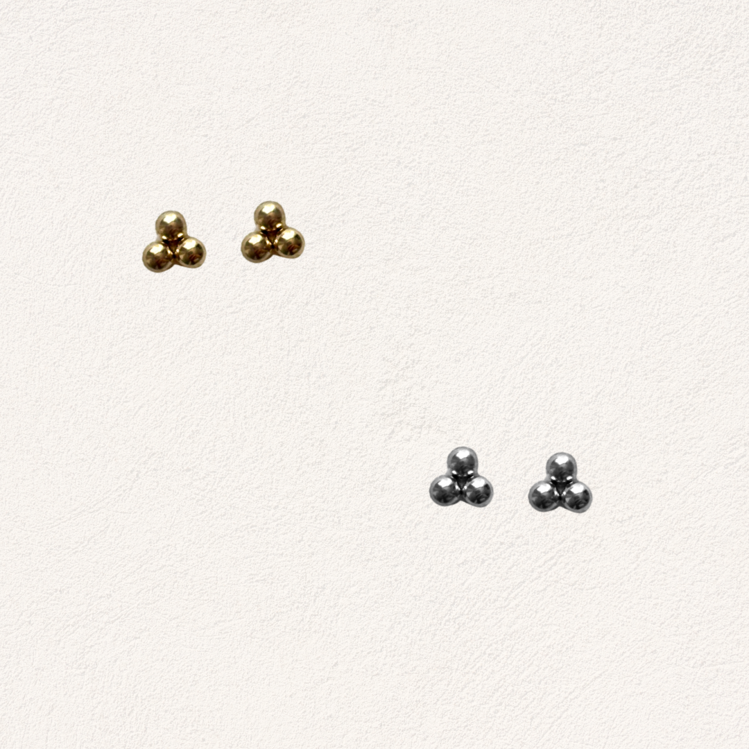 drie bolletjes stud oorbellen