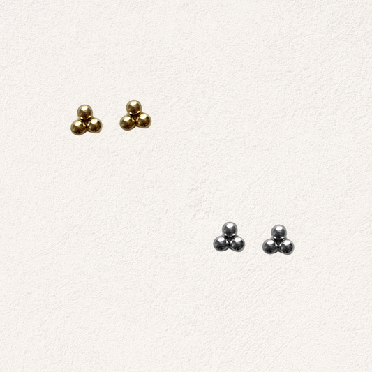 drie bolletjes stud oorbellen